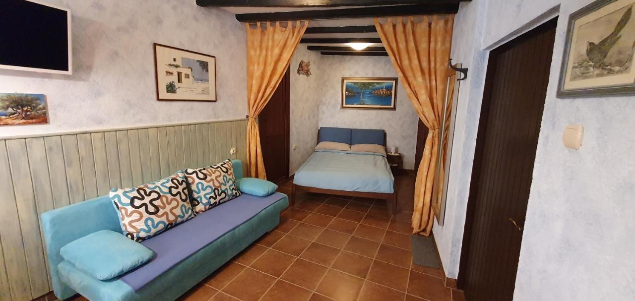 Studio Apartment Grisia 罗维尼 外观 照片