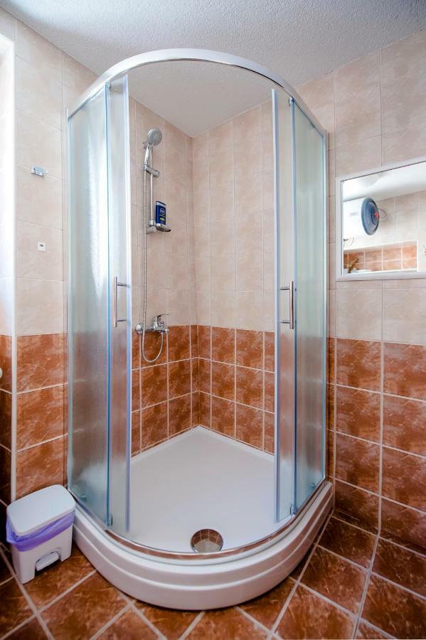 Studio Apartment Grisia 罗维尼 外观 照片